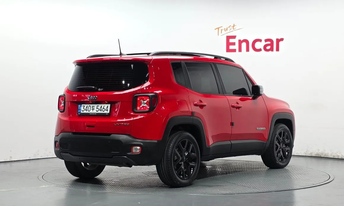 Jeep Renegade — фото 5