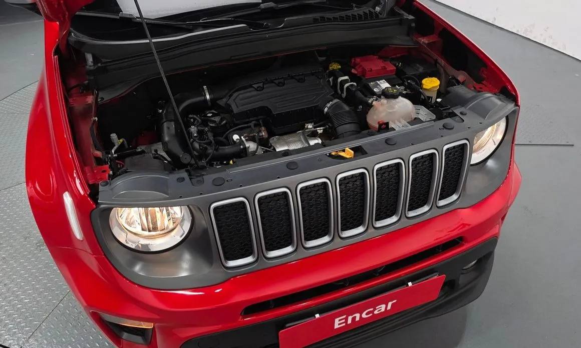 Jeep Renegade — фото 10