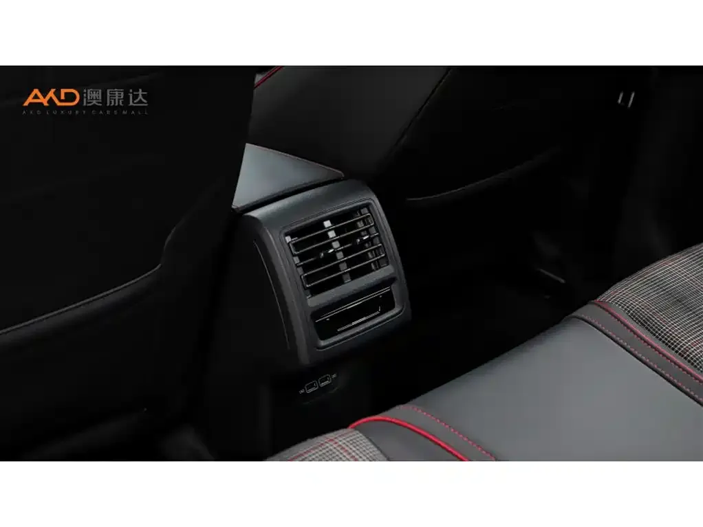 Volkswagen Golf GTI — фото 6