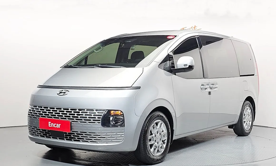 Hyundai Staria — фото 1