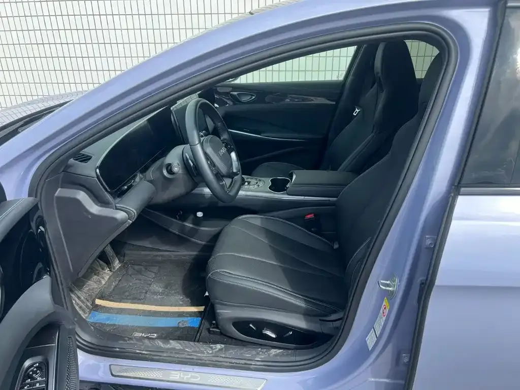 BYD Seal — фото 10