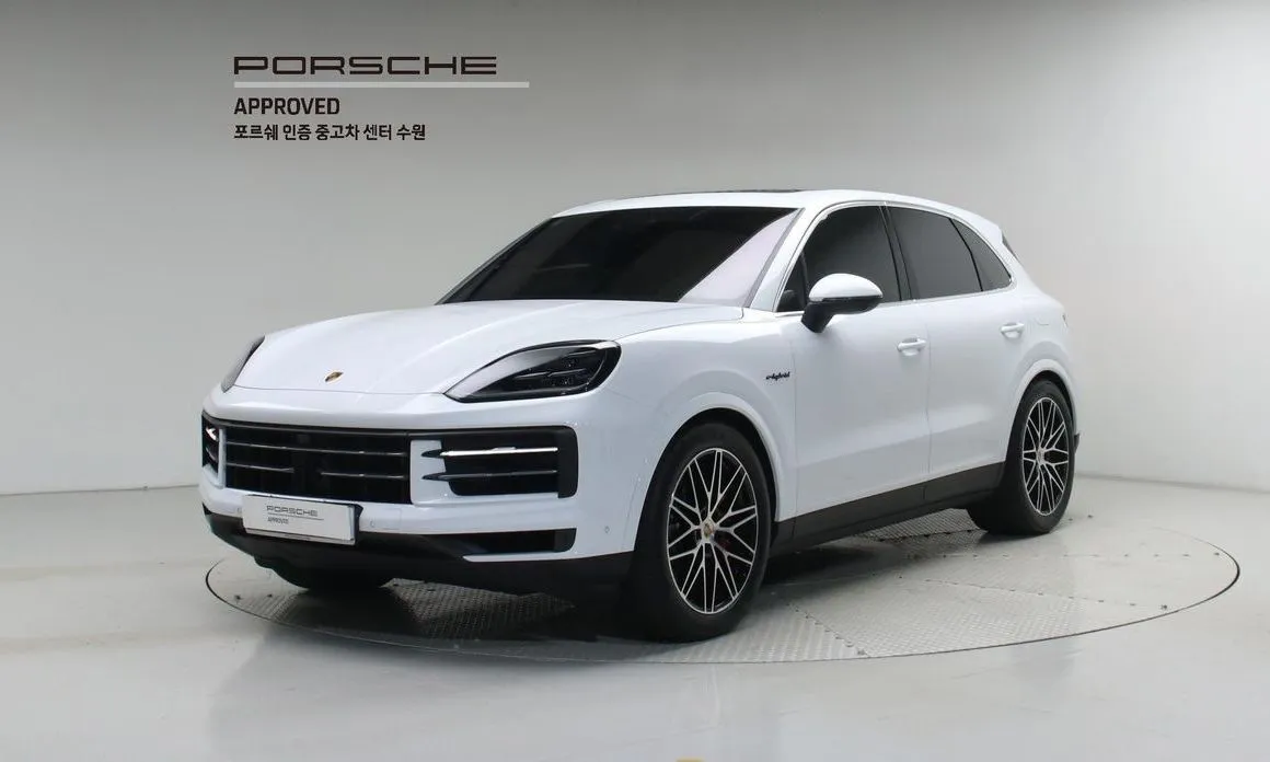 Porsche Cayenne — фото 1
