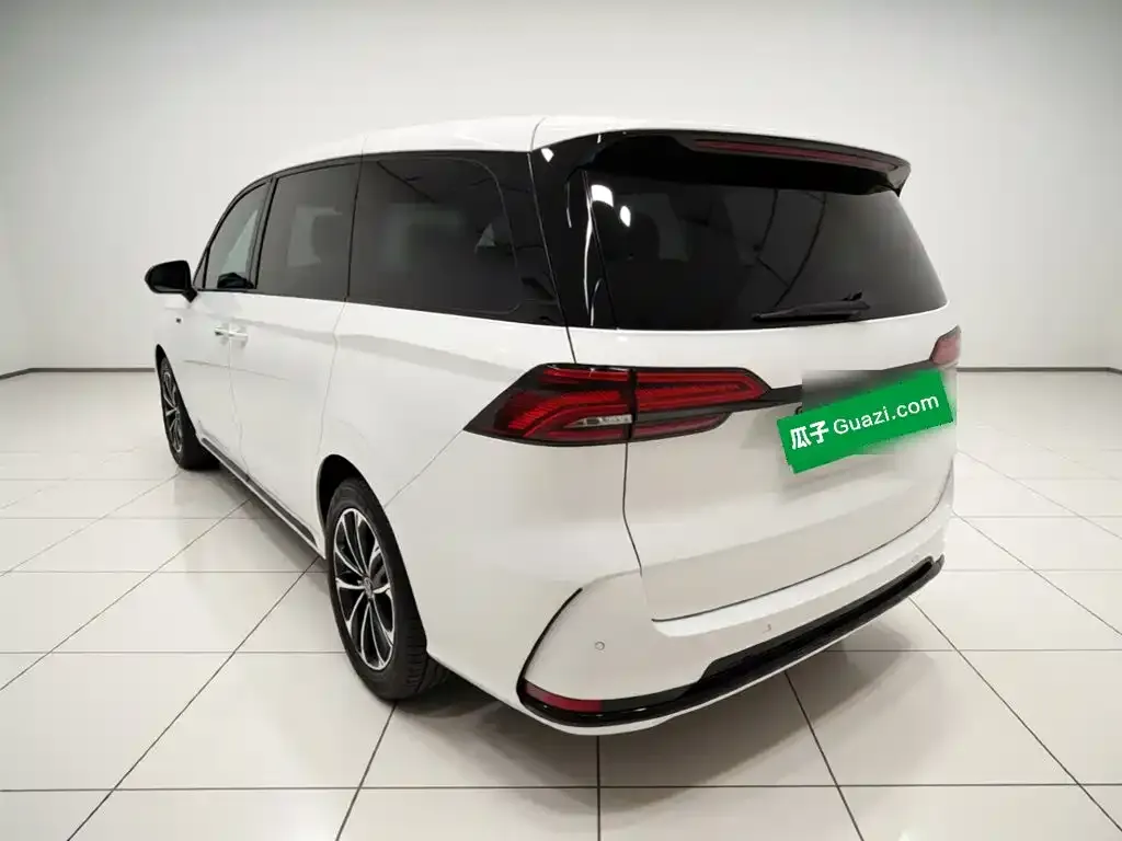 Roewe iMAX8 — фото 6