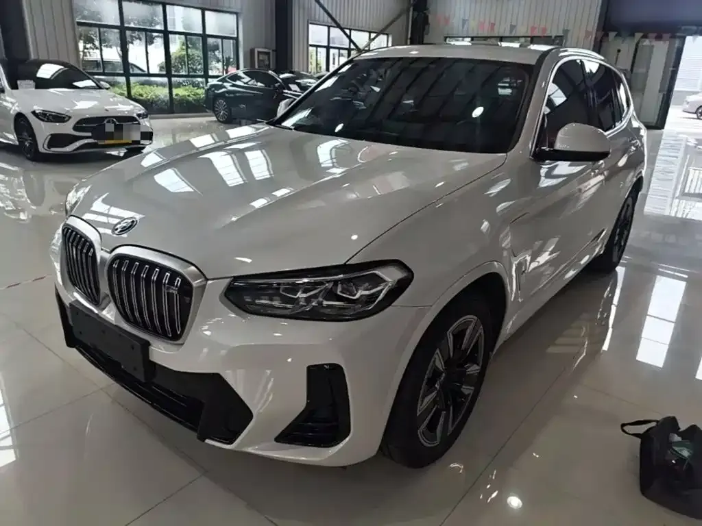 BMW iX3 — фото 10