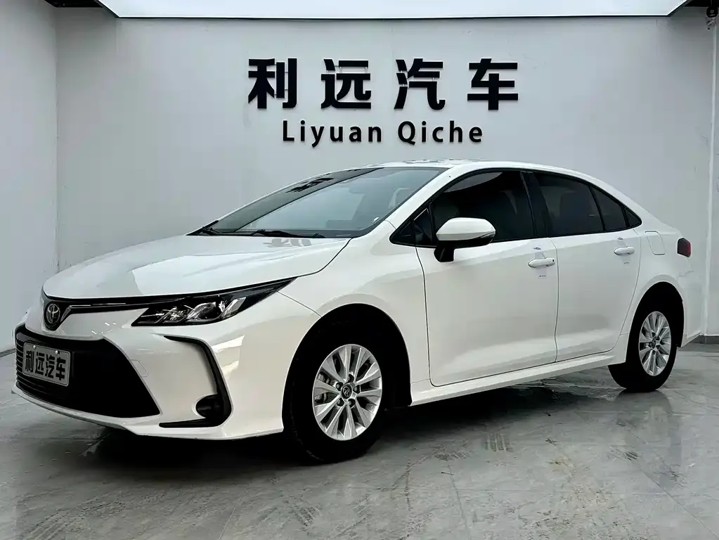 Toyota Corolla — фото 1