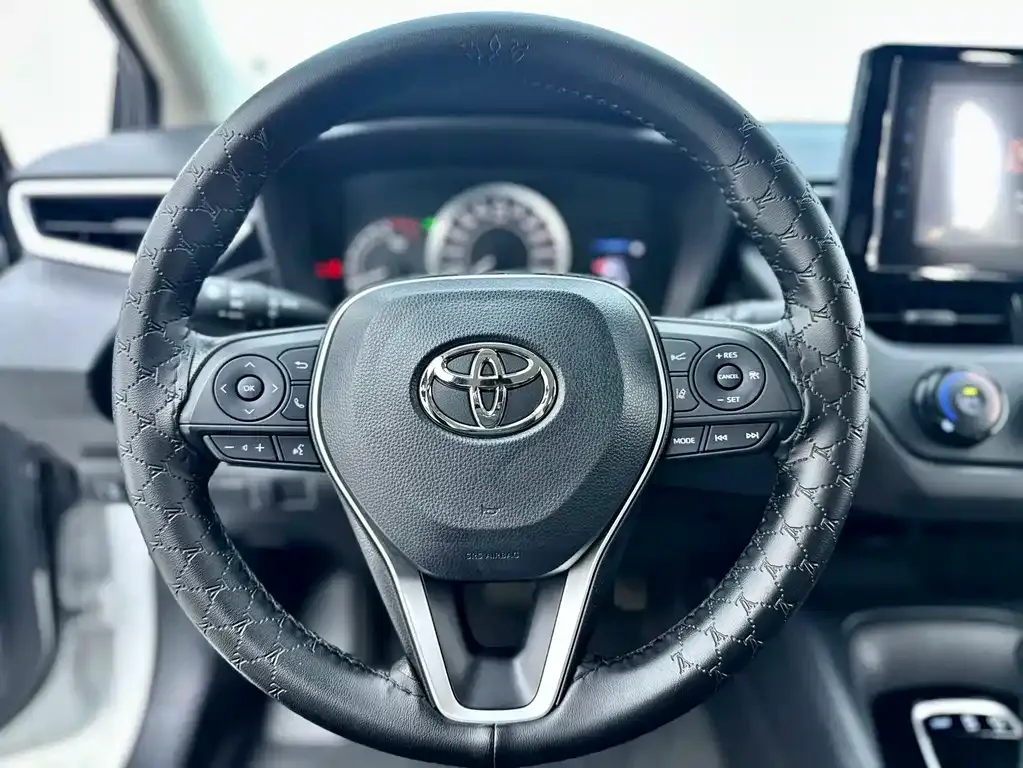 Toyota Corolla — фото 8