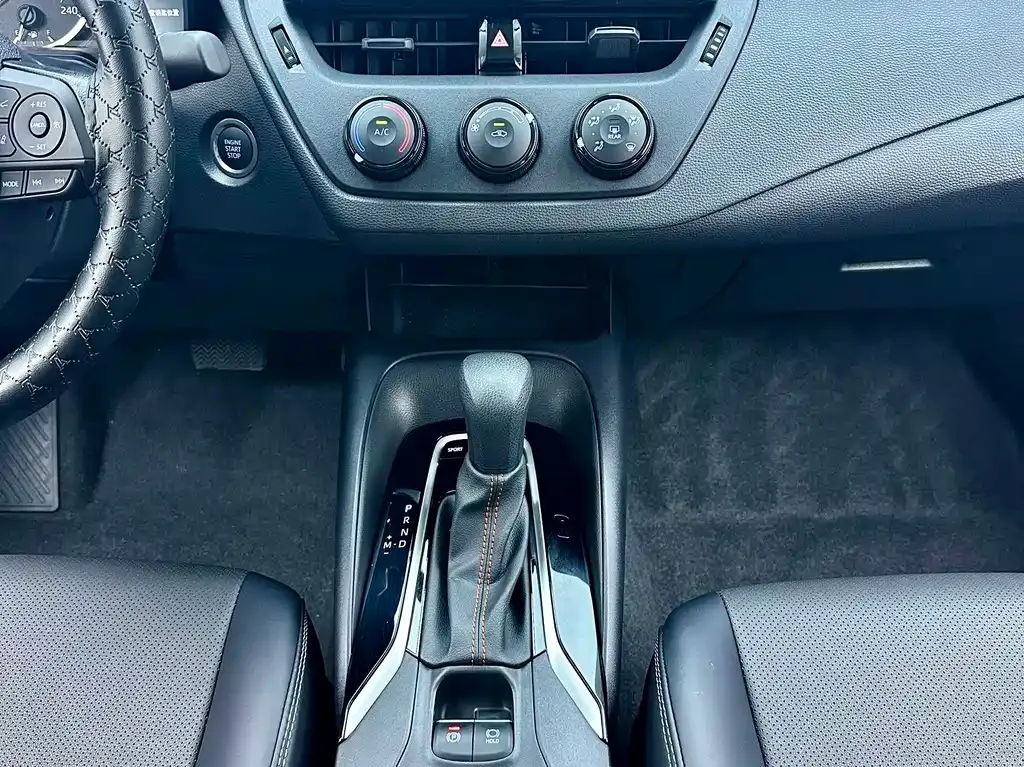 Toyota Corolla — фото 10