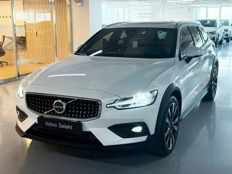 Volvo V60 — фото 1