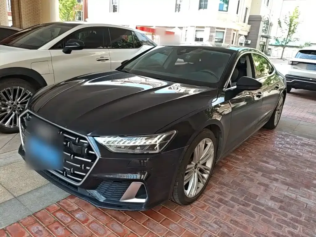 Audi A7L — фото 9