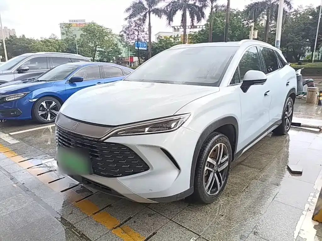 BYD L DM-i — фото 9