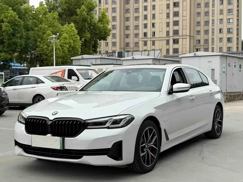 BMW 5 Series New Energy — фото 1