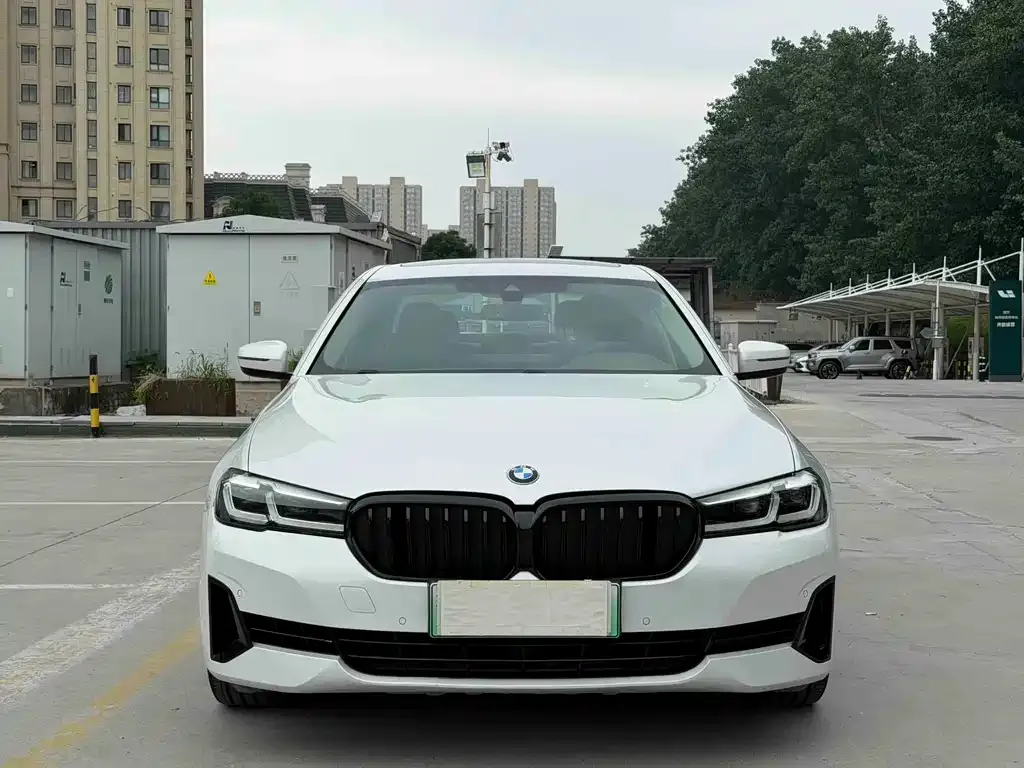 BMW 5 Series New Energy — фото 6