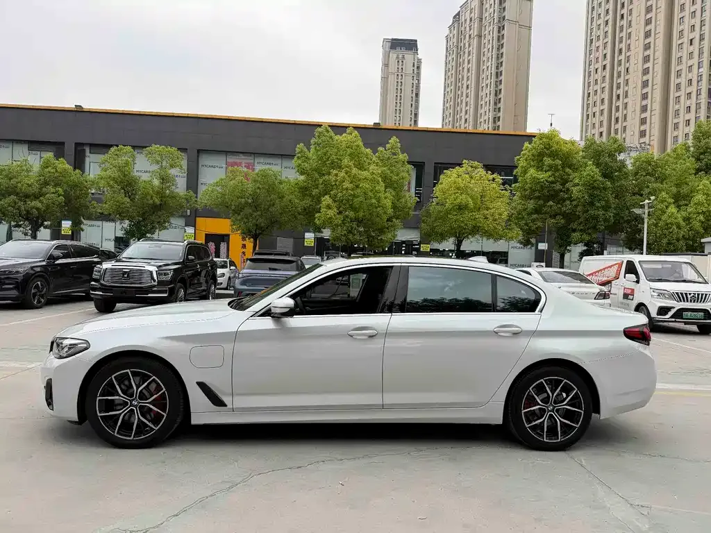BMW 5 Series New Energy — фото 5