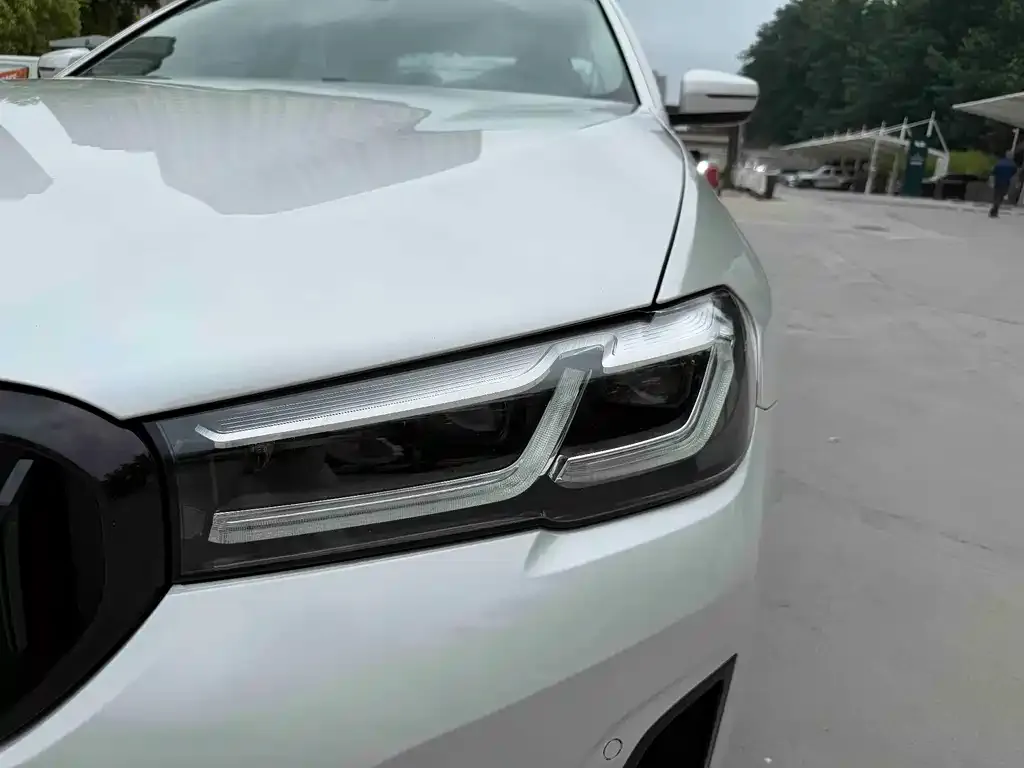 BMW 5 Series New Energy — фото 2