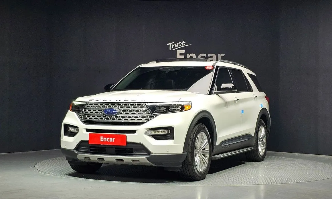 Ford Explorer — фото 1