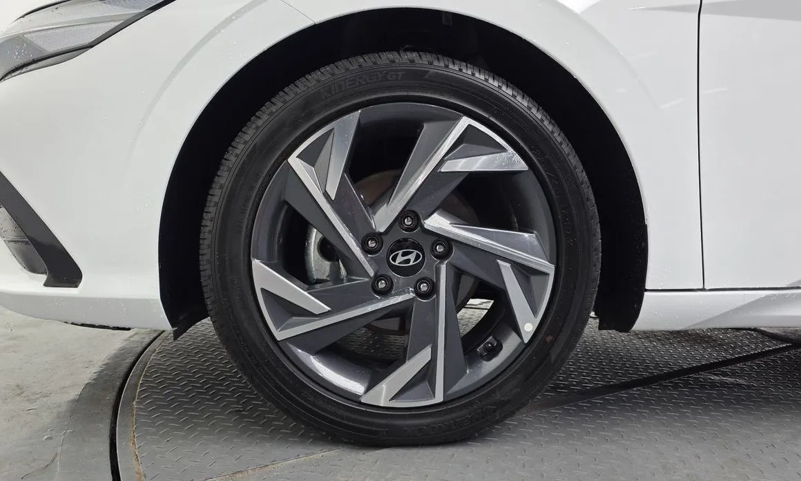 Hyundai AVANTE — фото 9