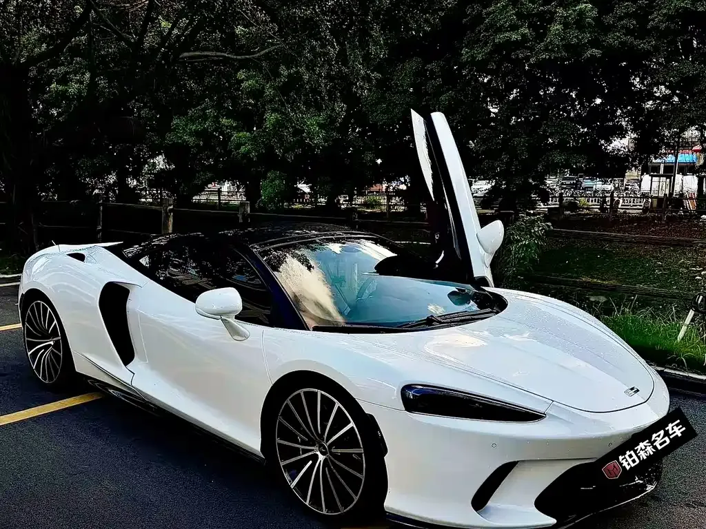 McLaren GT — фото 1