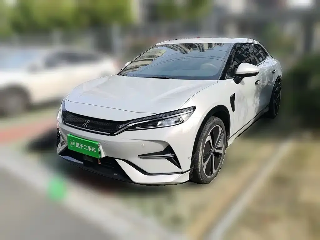 BYD L EV — фото 1