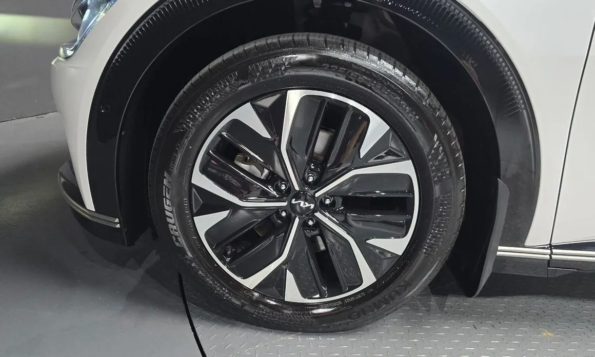 Kia EV6 — фото 9