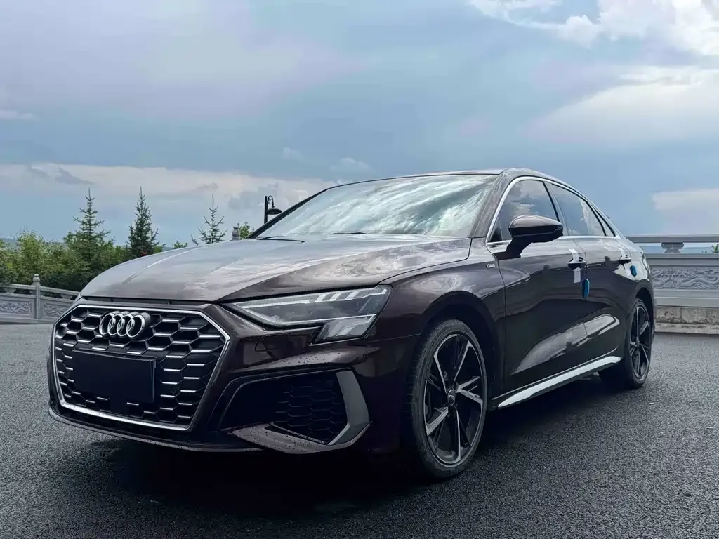 Audi A3 — фото 1