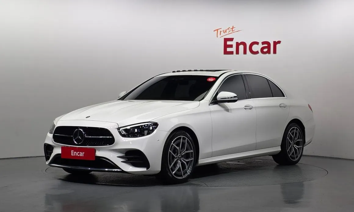 Mercedes-Benz E-Class — фото 1