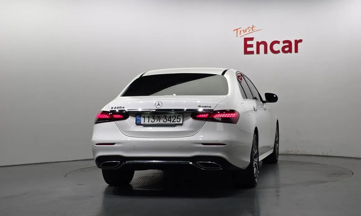 Mercedes-Benz E-Class — фото 3
