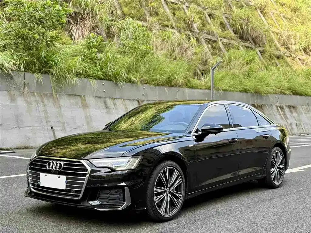 Audi A6L — фото 1