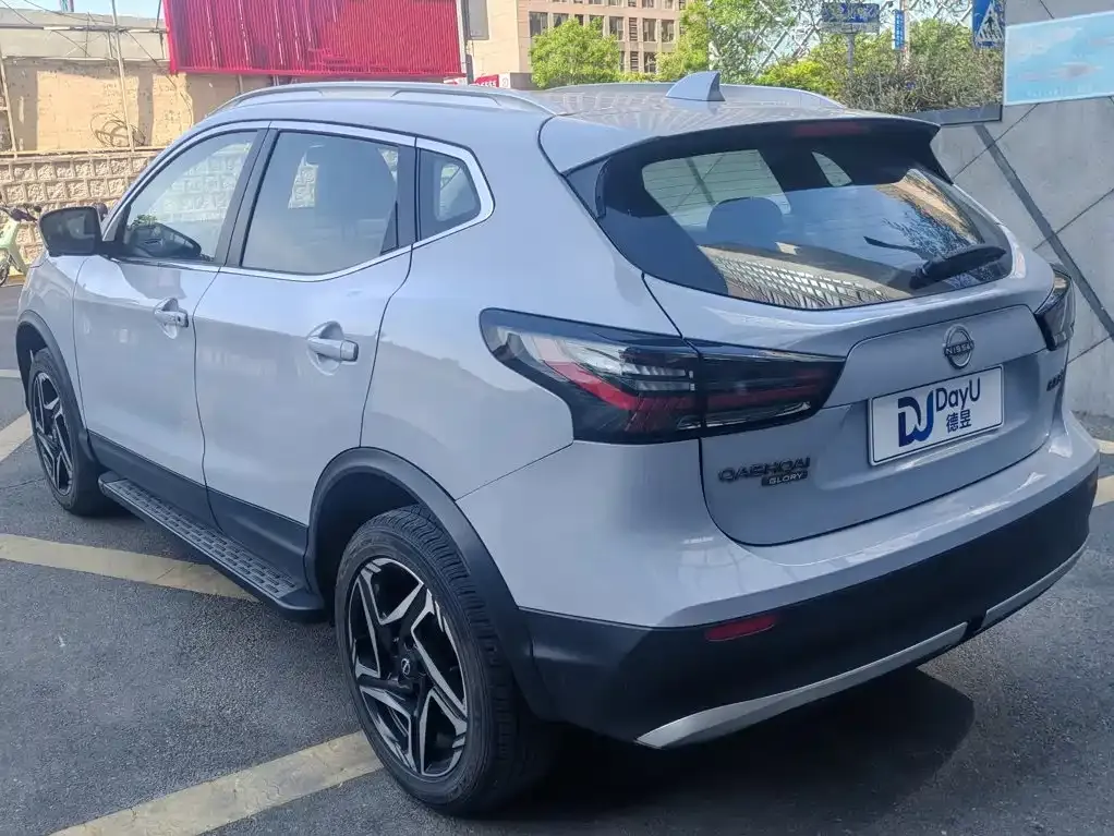 Nissan Qashqai — фото 10