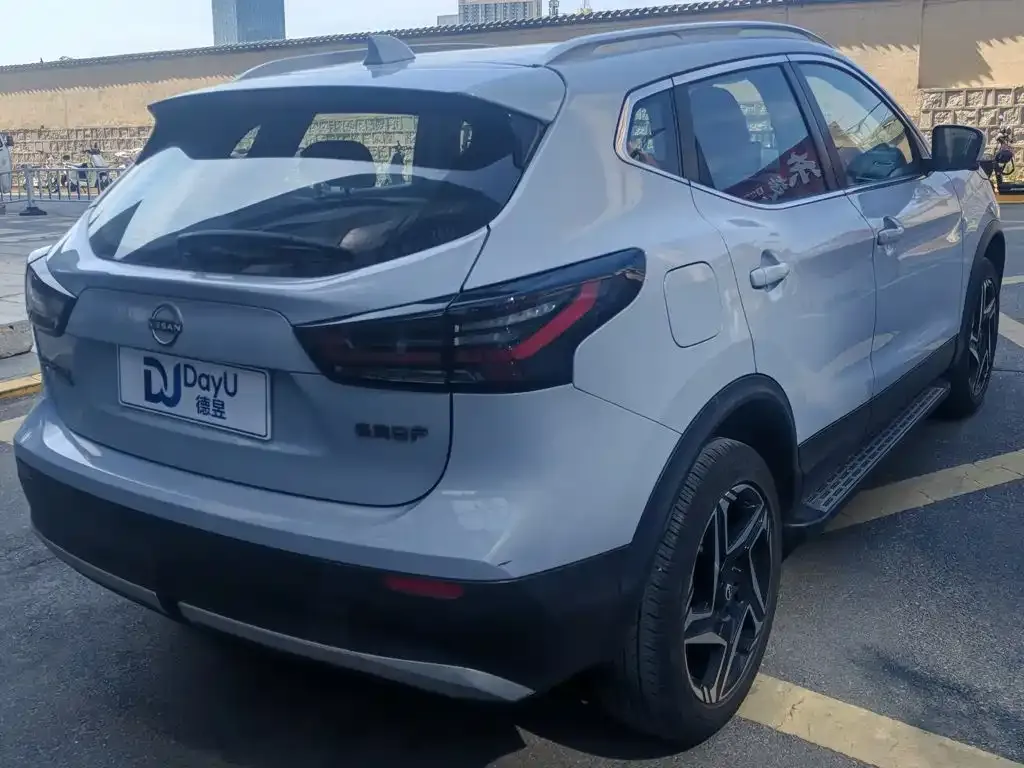 Nissan Qashqai — фото 5