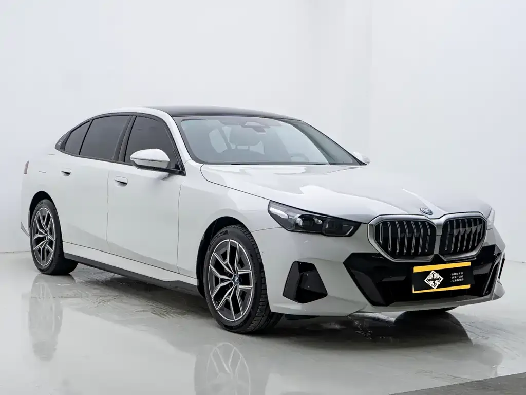 BMW i5 — фото 1