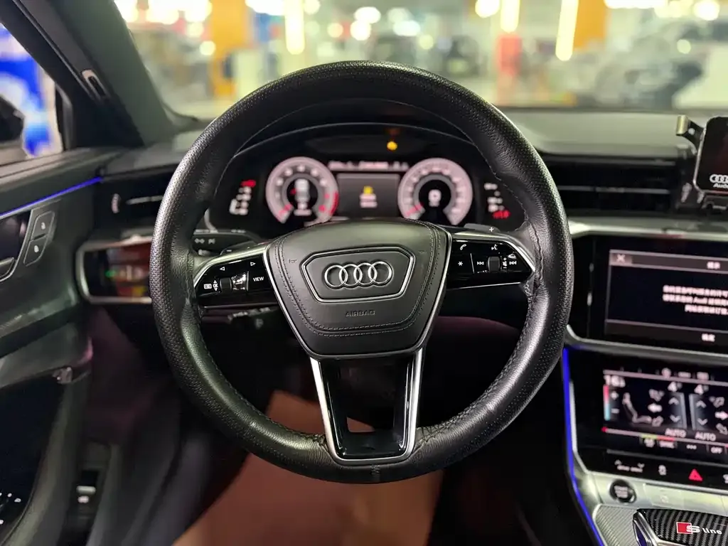 Audi A6L — фото 5