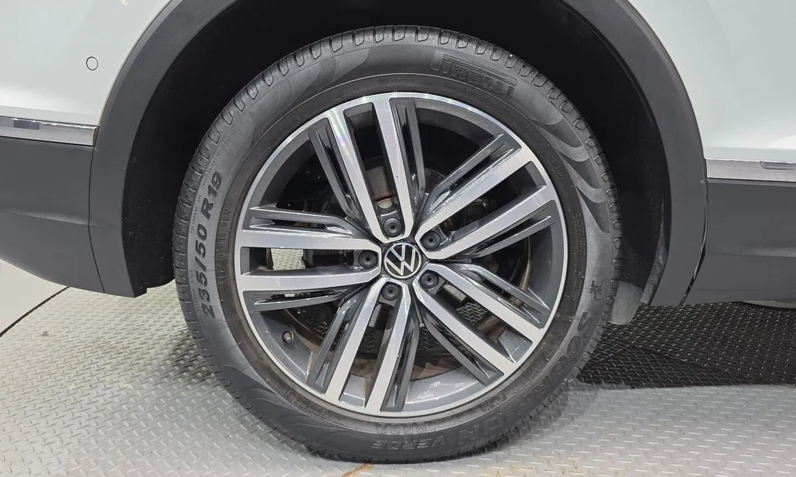 Volkswagen Tiguan — фото 6