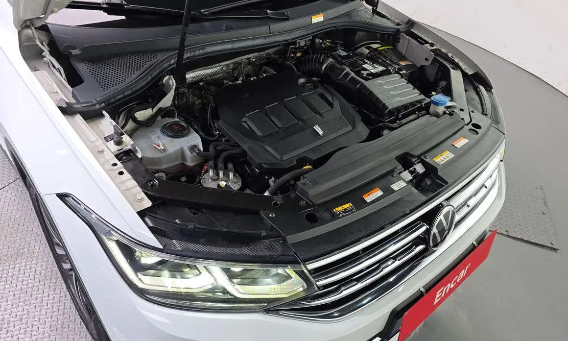 Volkswagen Tiguan — фото 9