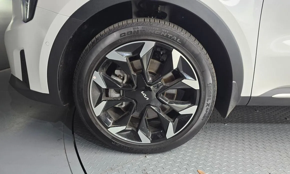 Kia Sorento — фото 7