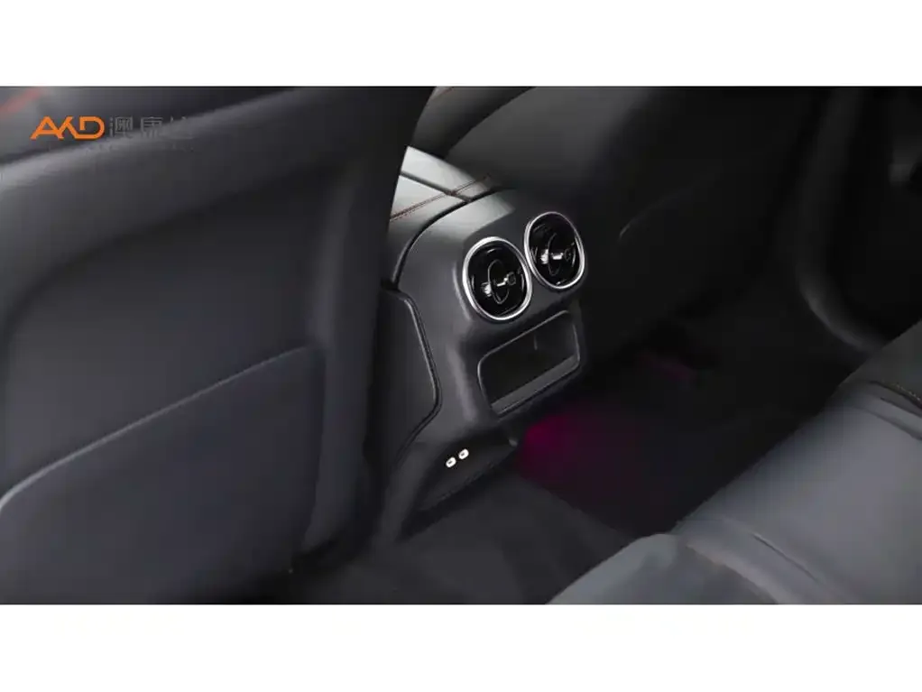 Mercedes-Benz GLC AMG — фото 9