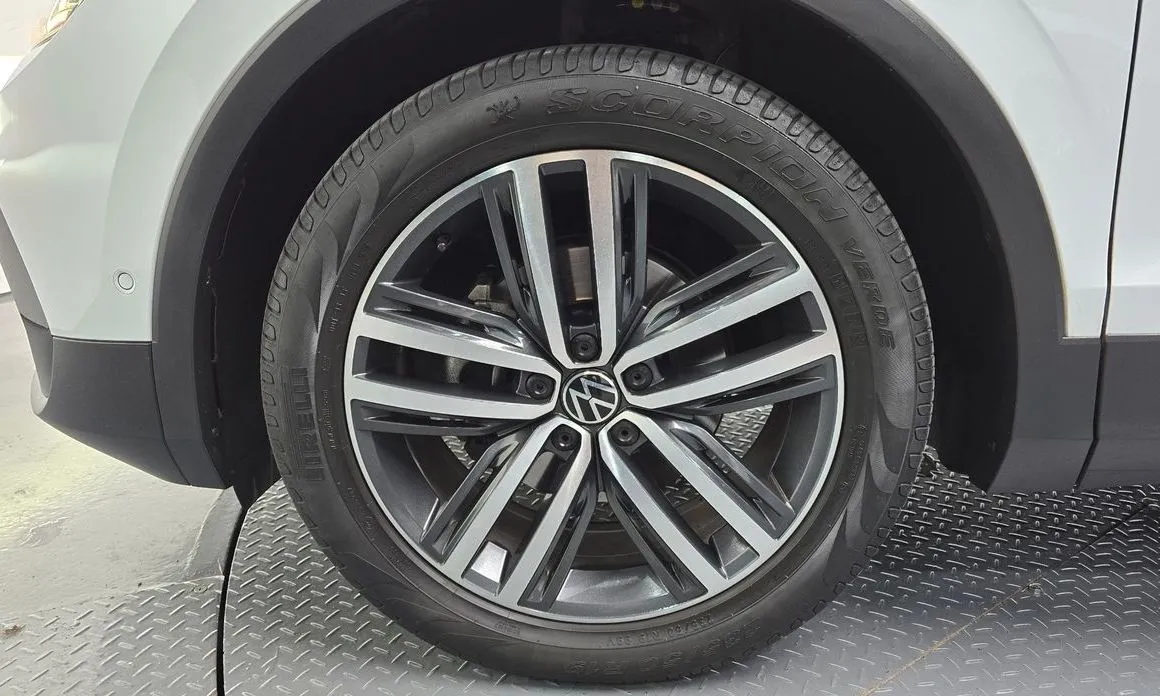 Volkswagen Tiguan — фото 10