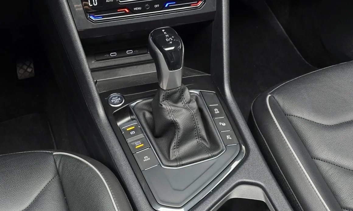 Volkswagen Tiguan — фото 8