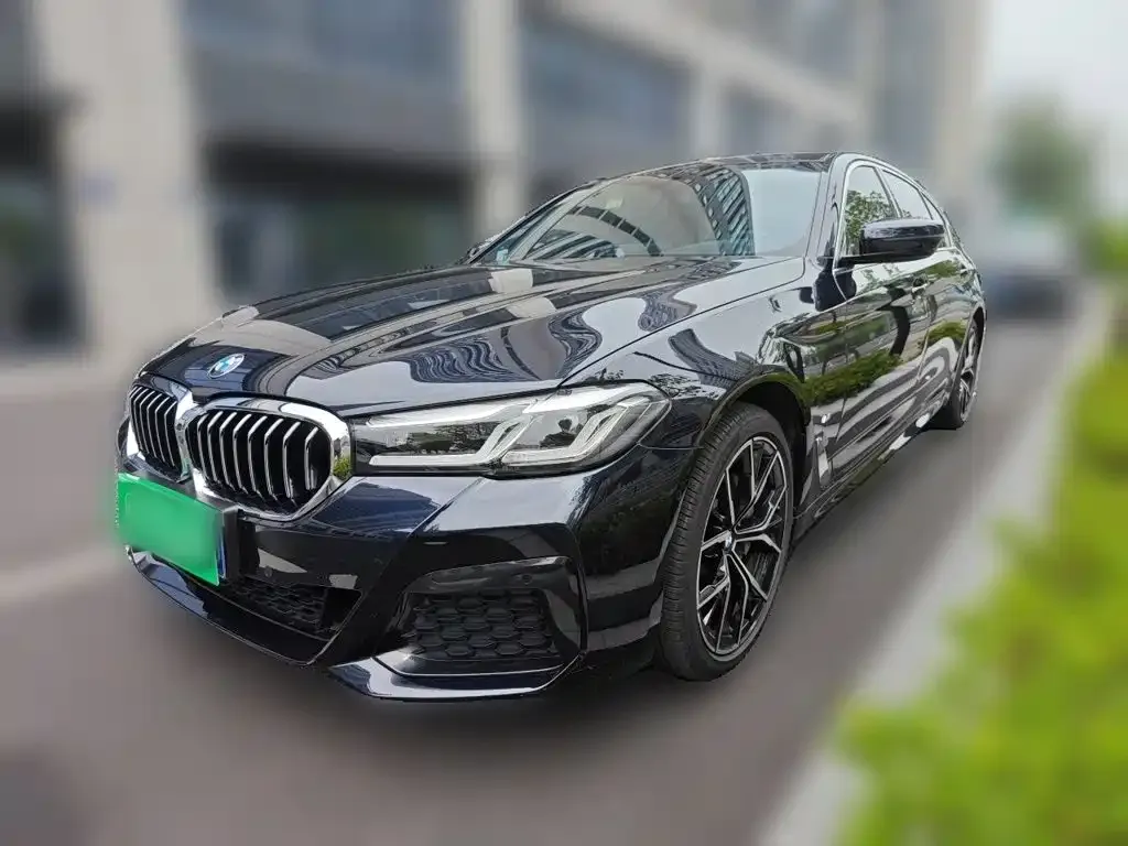 BMW 5 Series — фото 1