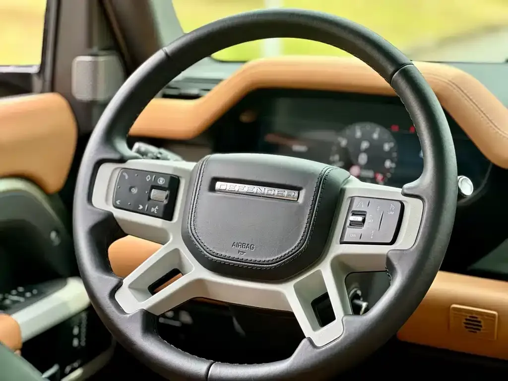 Land Rover Defender — фото 9