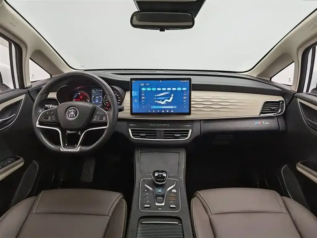BYD MAX New Energy — фото 8