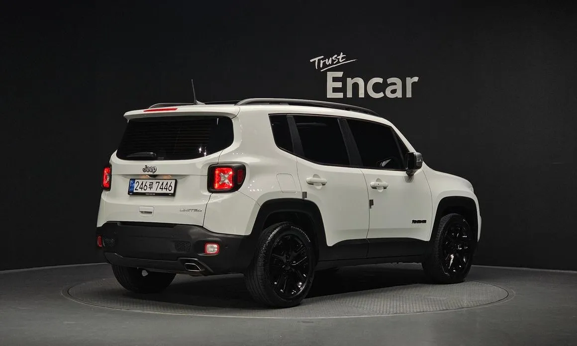 Jeep Renegade — фото 4