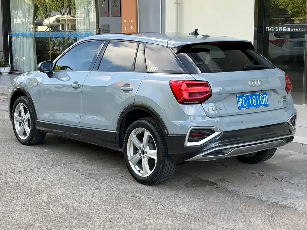 Audi Q2L — фото 10