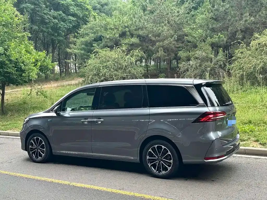 Roewe iMAX8 — фото 7