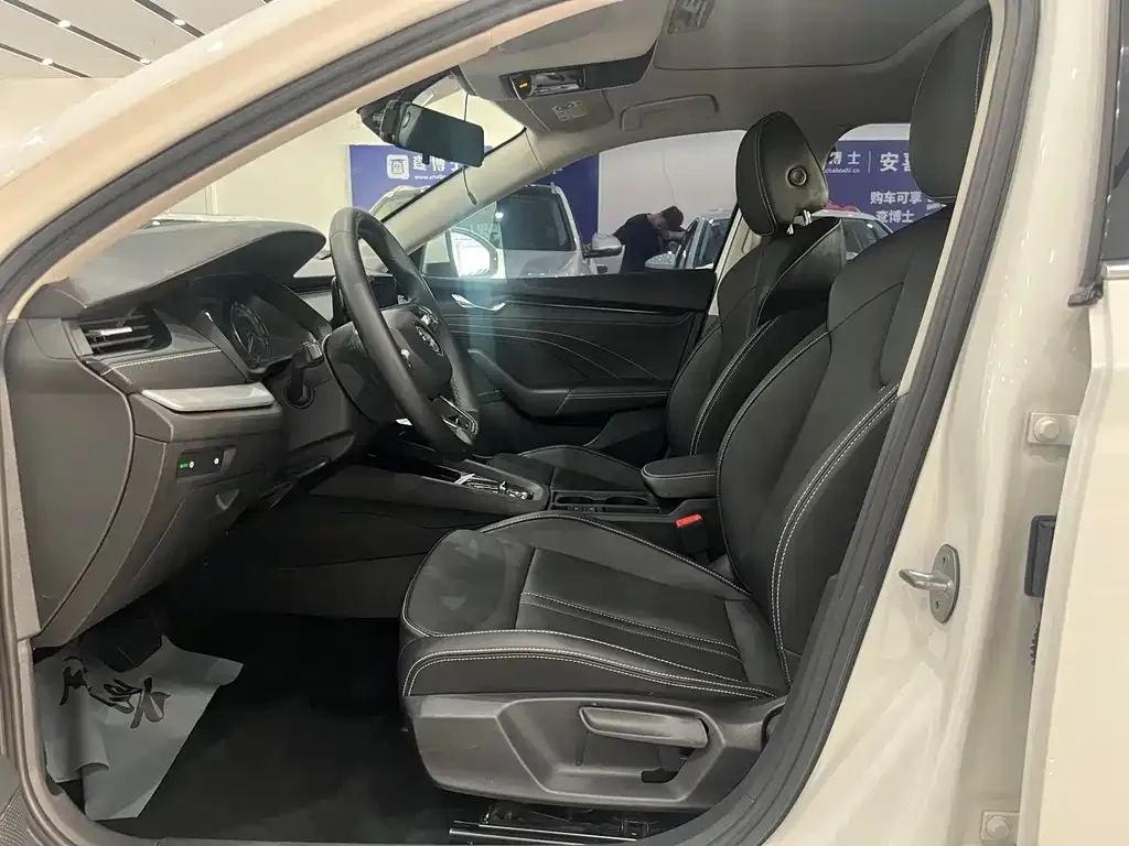 Skoda Octavia — фото 3
