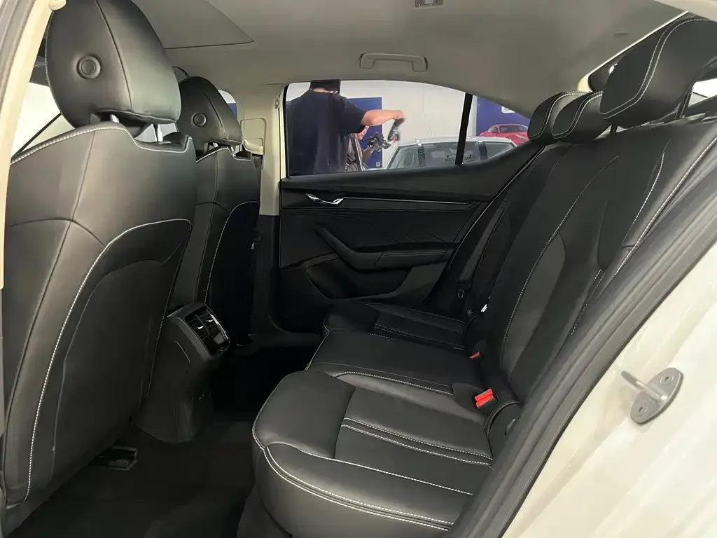 Skoda Octavia — фото 2