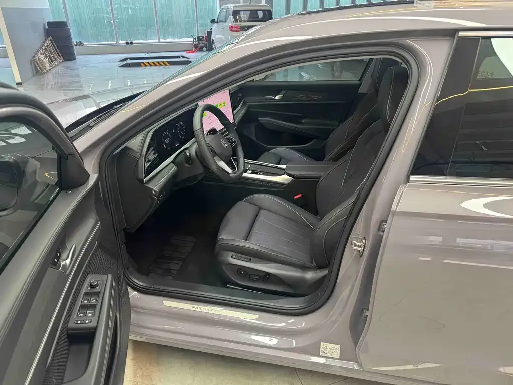 Volkswagen Passat — фото 8