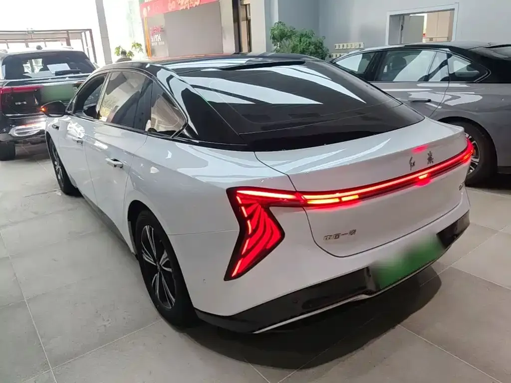 Hongqi EH7 — фото 6
