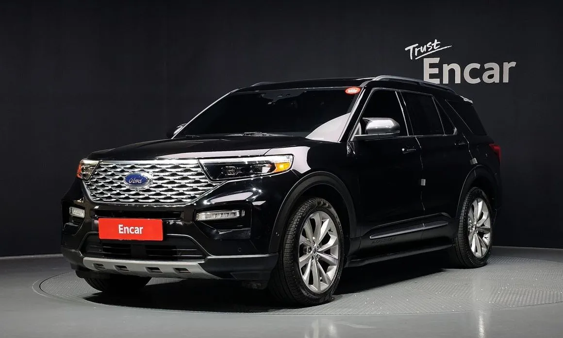 Ford Explorer — фото 1
