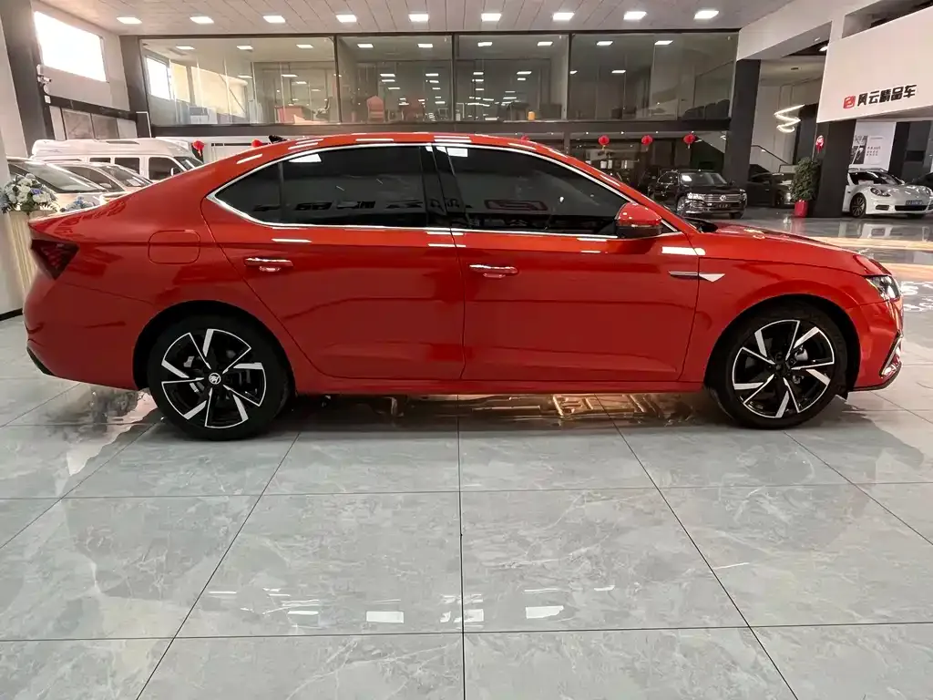 Skoda Octavia — фото 4