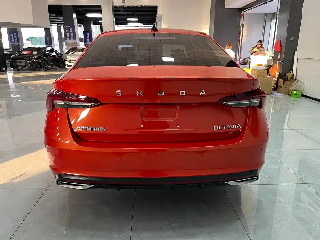 Skoda Octavia — фото 5